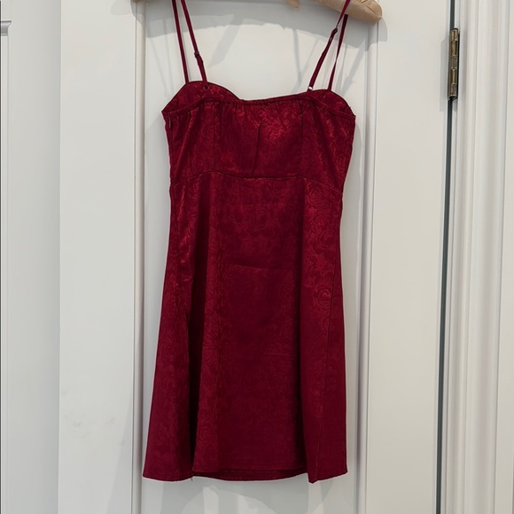 NWT Elegant Red Spaghetti Strap Dress - Picture 5 of 10